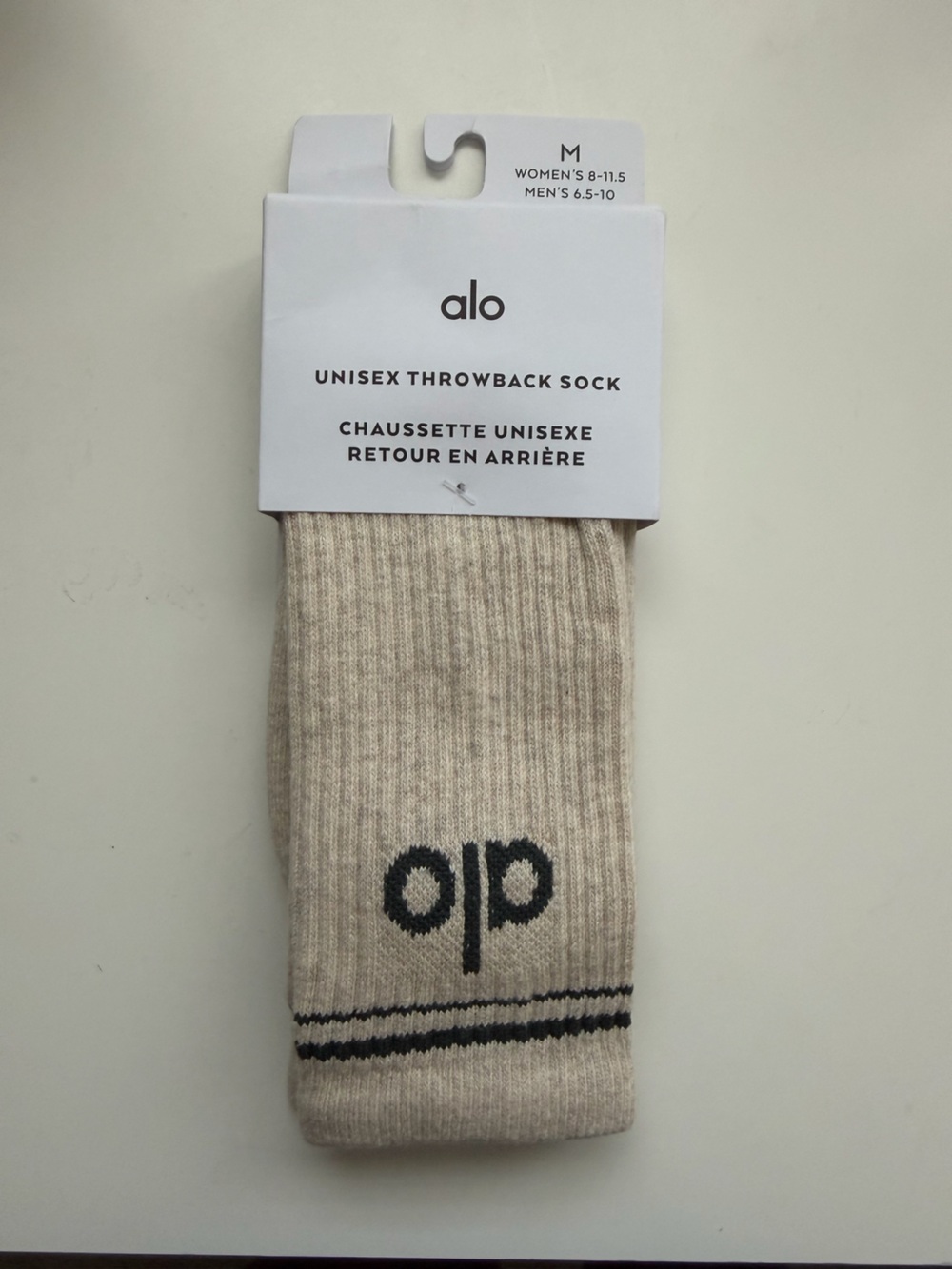 Alo Yoga Unisex Throwback Socks Size M – Oatmeal Heather – Black Logo – NWT